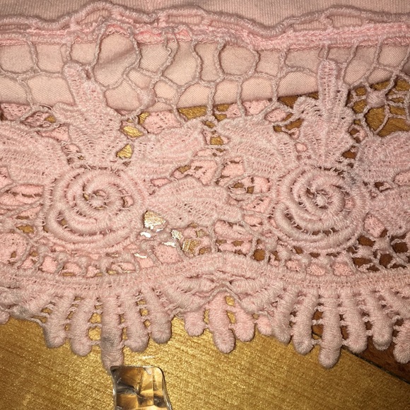 Garage crop top blush with nice details - Picture 3 of 3